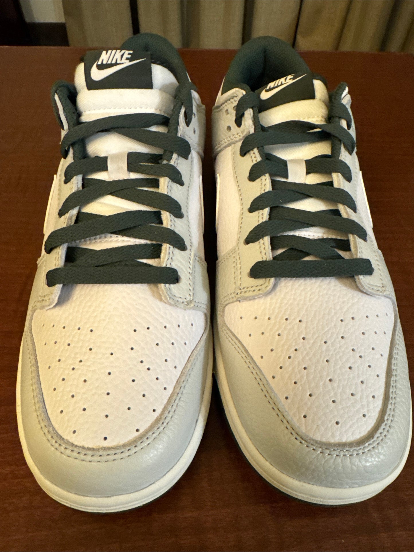 Nike Dunk SE Low Photon Dust Vintage Green