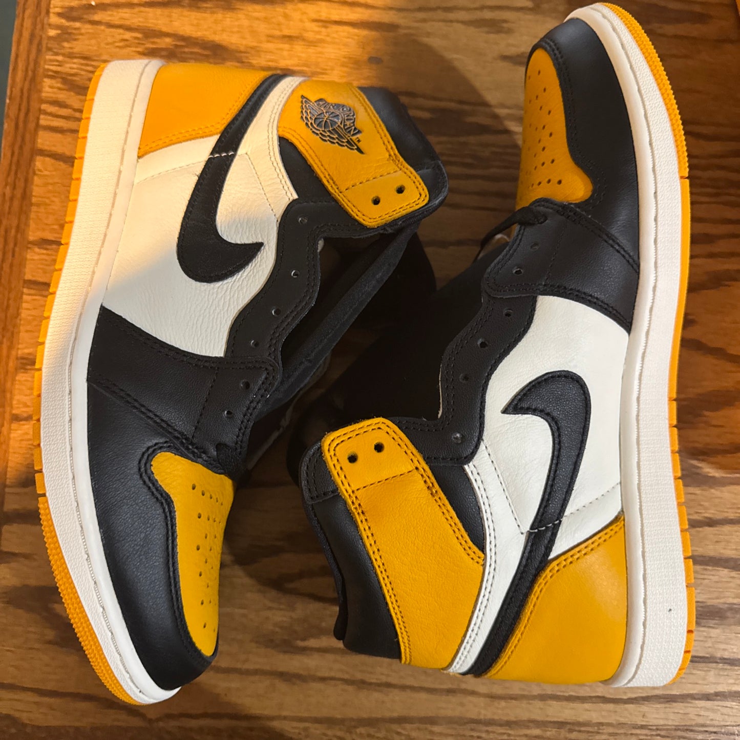 Air Jordan 1 Retro High OG Taxi